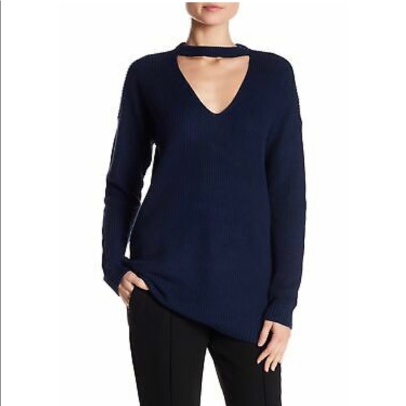 Vince Camuto Sweaters - Vince Camuto Textured V-Neck Choker Sweater